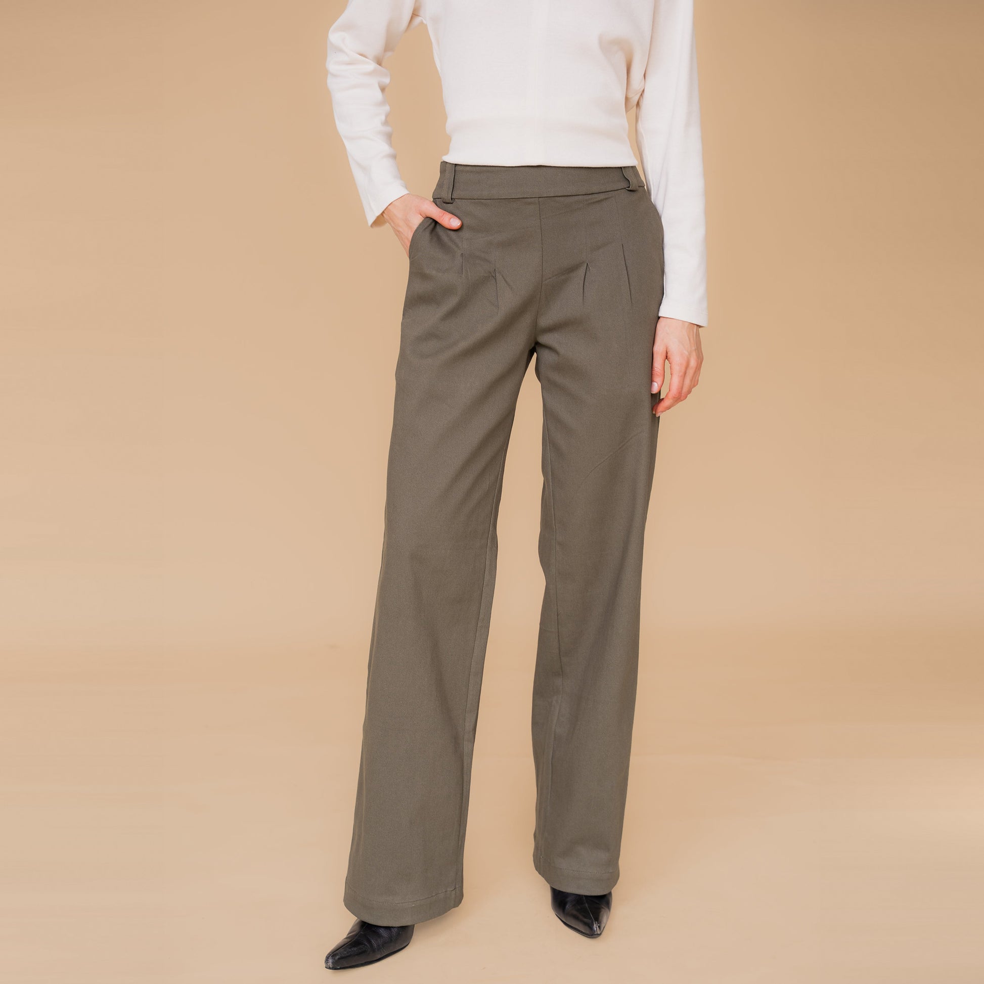 Pantalon Tamara verde militar